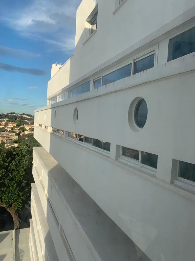 Elegant Studio Et Parking Dans Batiment Historique Saint-Tropez Eksteriør billede