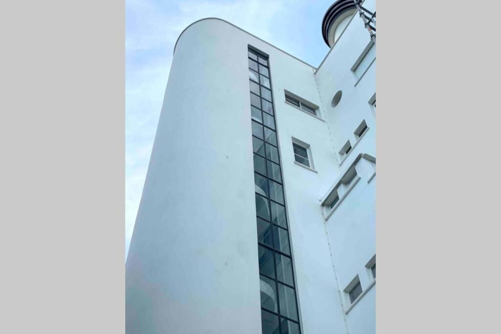 Elegant Studio Et Parking Dans Batiment Historique Saint-Tropez Eksteriør billede