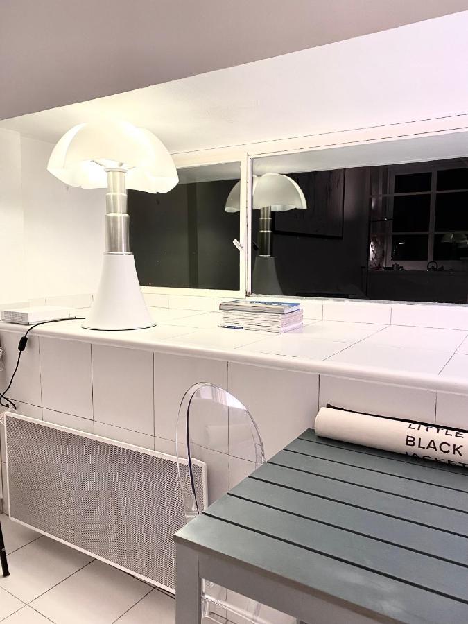 Elegant Studio Et Parking Dans Batiment Historique Saint-Tropez Eksteriør billede
