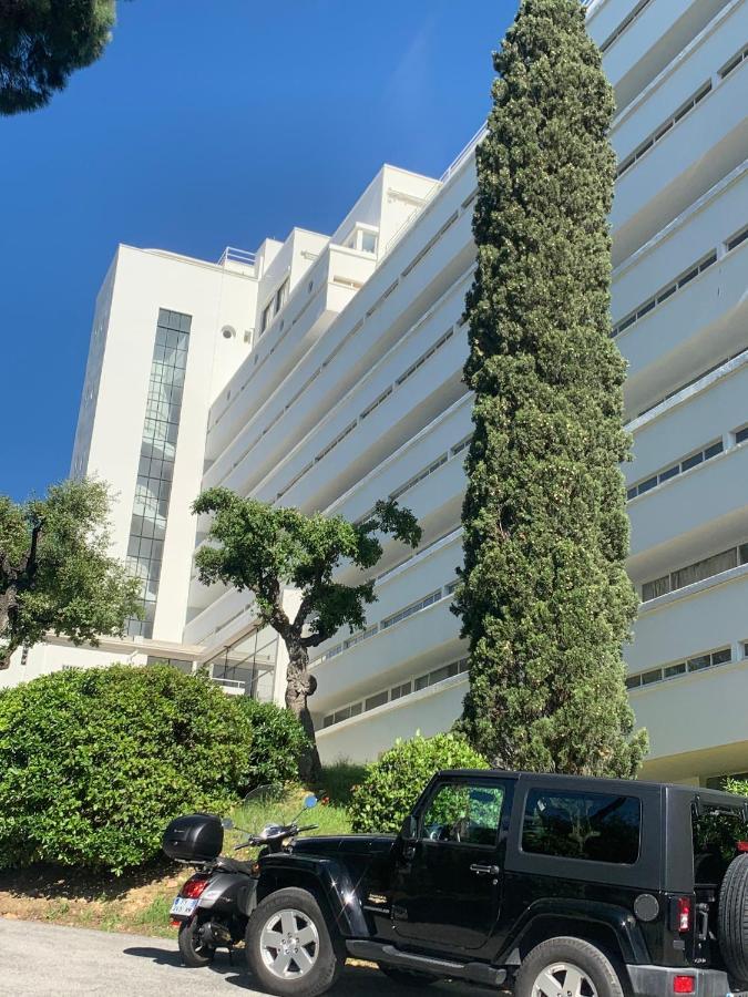 Elegant Studio Et Parking Dans Batiment Historique Saint-Tropez Eksteriør billede